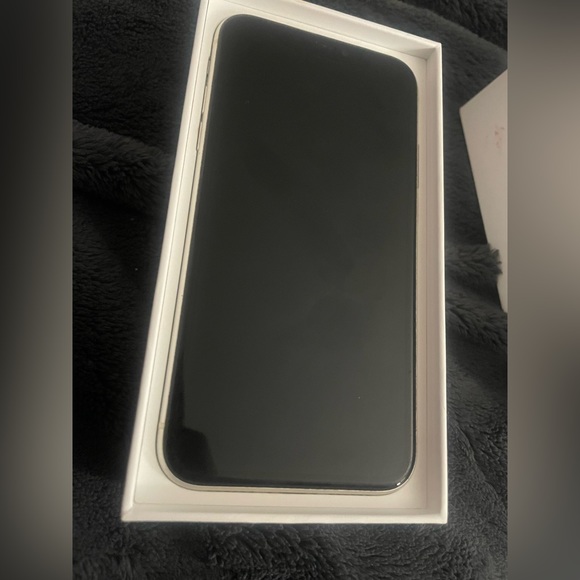Locked iPhone 11 Selling for parts ‼️‼️